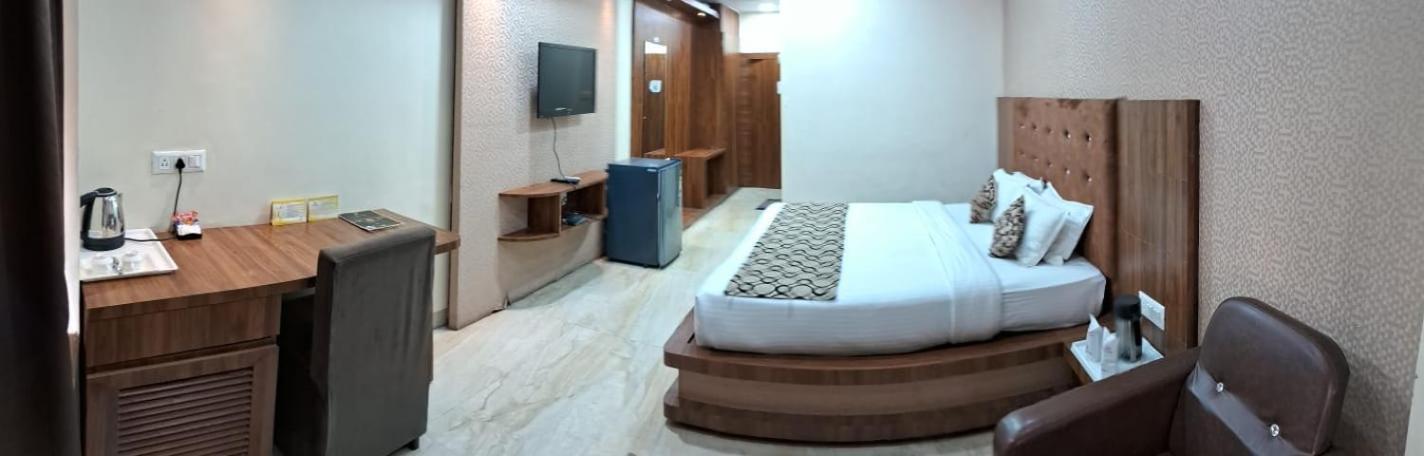 ג'אבלפור Hotel Samdareeya Pvt Ltd מראה חיצוני תמונה