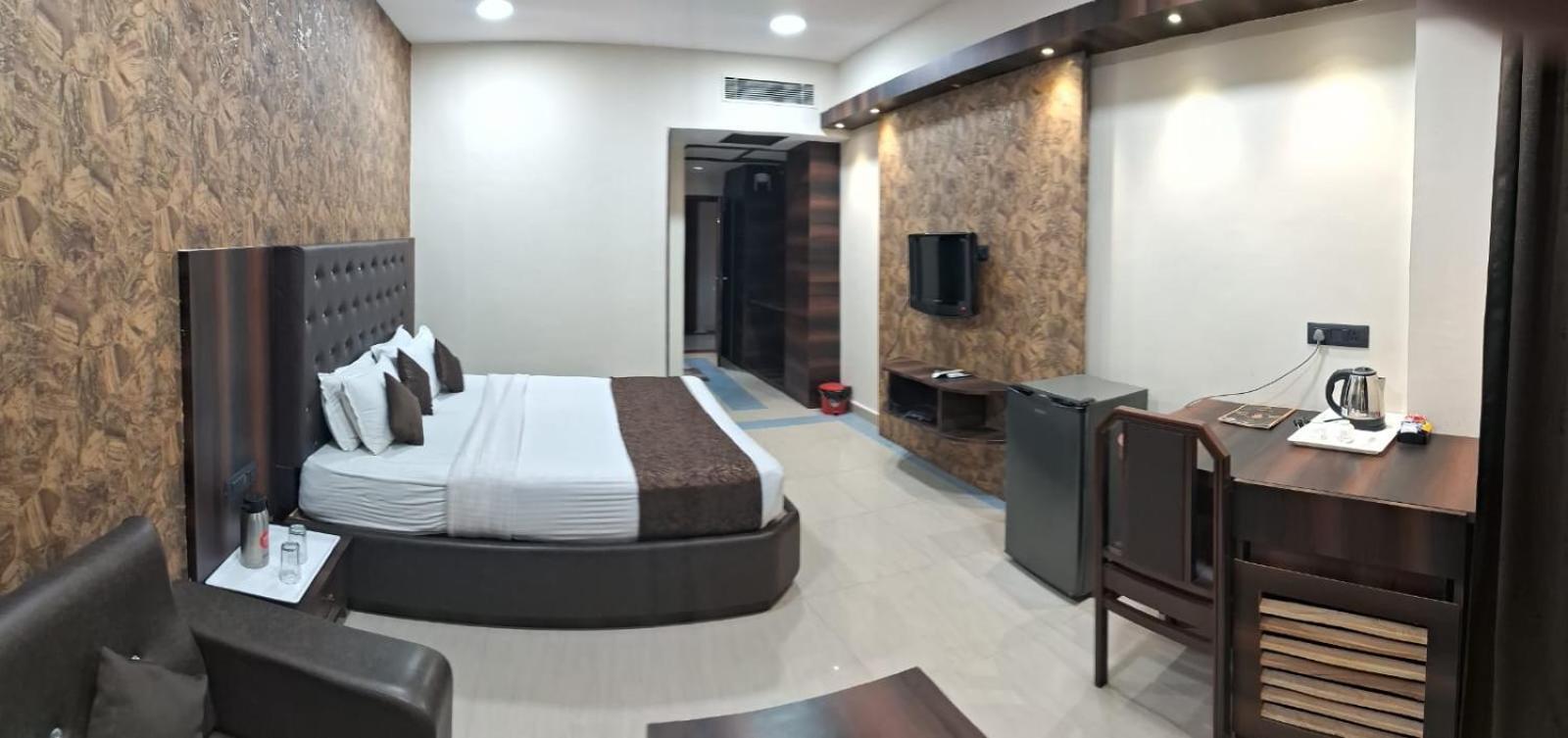 ג'אבלפור Hotel Samdareeya Pvt Ltd מראה חיצוני תמונה